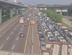 Hari Kedua Lebaran, Tol Japek Macet Parah Imbas Kecelakaan Beruntun di KM 47