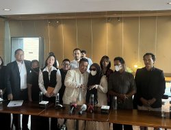 Didampingi Hotman Paris, Santriwati Korban Pelecehan Seksual di Pati Buka Suara
