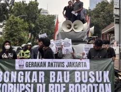 Endus Dugaan Korupsi RDF Rorotan, Massa Geruduk DPRD DKI: “Pansus Jangan Mati Suri”