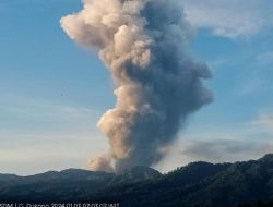 Erupsi Gunung Dukono Tewaskan Dua WNA, Tim Gabungan Evakuasi Pendaki yang Terjebak