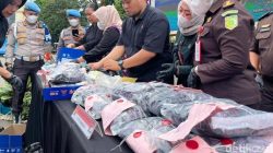 Polda Jambi Musnahkan 20 Kg Sabu dan Ribuan Ekstasi, Enam Tersangka Diamankan