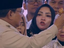 Prabowo Bawa Ayam Goreng ke Forum MBG, Ingatkan Mitra Jangan Potong Lebih dari 14 Bagian