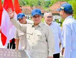 Prabowo: Tak Boleh Ada Daerah Tertinggal karena Jalan Rusak dan Akses Terbatas