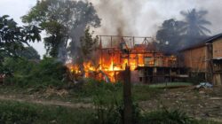 Diduga Korsleting Listrik, Dua Rumah di Arab Melayu Jambi Terbakar