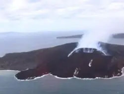 Aktifitas Gunung Anak Krakatau Meningkat? Ini Dampak yang Perlu Diwaspadai