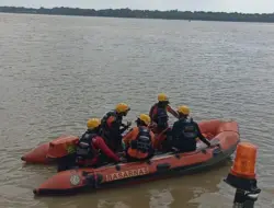 Nelayan Tanjab Barat yang Hilang Kontak Ditemukan Selamat, Tim SAR Gabungan Evakuasi di Tengah Laut