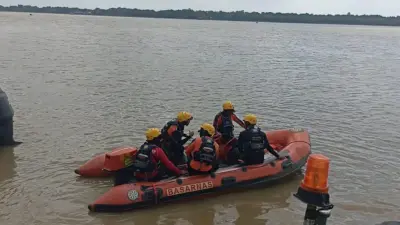 Nelayan Tanjab Barat yang Hilang Kontak Ditemukan Selamat, Tim SAR Gabungan Evakuasi di Tengah Laut