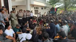 Pengrajin Batu Bata Demo DPRD Muaro Jambi, Desak Kepastian Legalitas Lahan Usaha