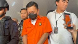 Don Ritto Resmi Dilimpahkan ke Kejagung, Tangan Terborgol
