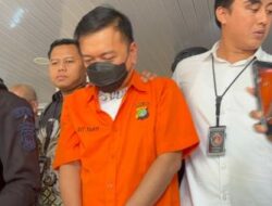Don Ritto Resmi Dilimpahkan ke Kejagung, Tangan Terborgol