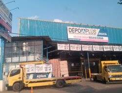 Diduga Langgar GSB dan Serobot Trotoar, Bangunan Gudang Material di Simpang Rimbo Diduga Tidak Ada Ijin