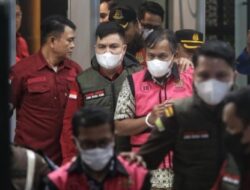Kejagung Tahan 2 Pegawai Pajak Tersangka Manipulasi Ekspor Pulp PT TPL