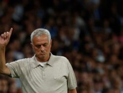 Real Madrid Menang Dramatis 2-1 atas Espanyol, Carlos Espí Jadi Pahlawan di Menit 90