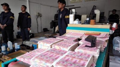 Pabrik Uang Palsu Rp36 Miliar Digerebek di BSD, Polisi Amankan 4 Tersangka